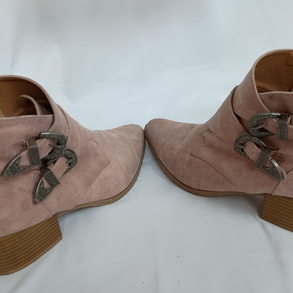 QUPID Western Pink Barbiecore Butterly Soft Pastel Suede Ankle Boots-(#118)‎ - Picture 5 of 7